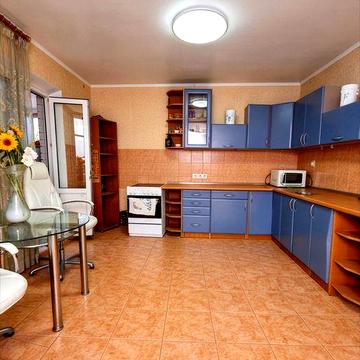 Продаж 2-кімнатної квартири 67 м² з гардеробною, Деснянський район