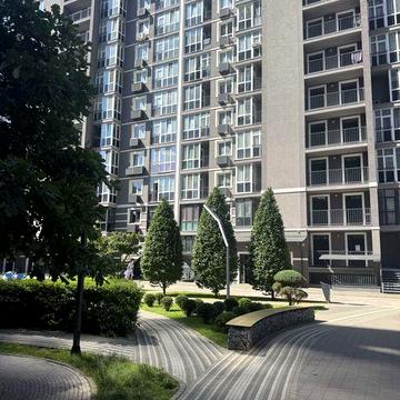 Студія в оренду Гранд Бурже