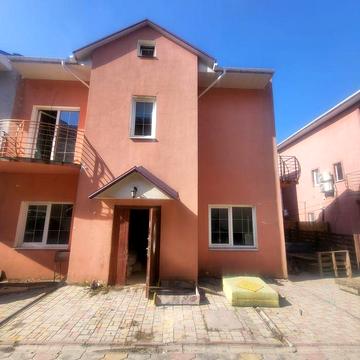 Таунхаус 70 м² в Ильичанке  двор, балкон, мансарда тёплый пол.Иличянка