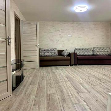 4 кімнатна на Корольова (2-831-800)