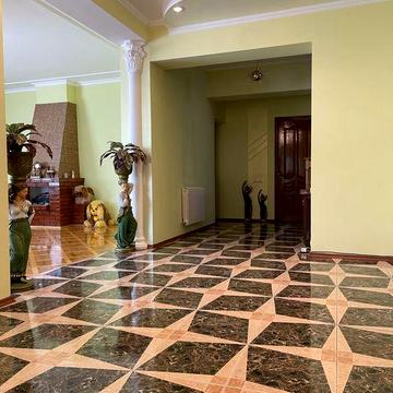 ОРЕНДА ПРОСТОРОГО БУДИНКУ 200 м.до ТРЦ ПОДОЛЯНИ