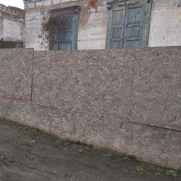Продам недорого приватизований будинок поряд з Парусом
