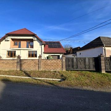 ПРОДАЖ БУДИНКУ біля Ужгорода з терасою, гаражем 5 кімнат / 50 сот. землі / сад / сонячна станція / БЕЗ КОМІСІЇ /єВідновлення - сертифікат/ ваучер