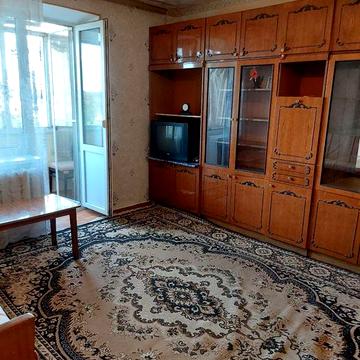 Здається однокімнатна квартира, на довготривалий термін.