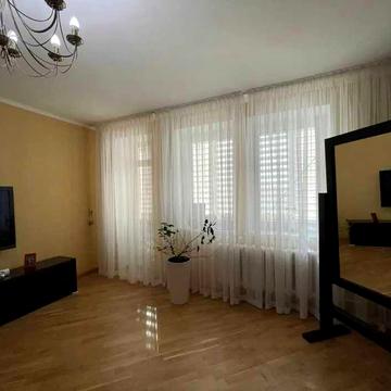 Продаж 2 кімнатної квартири  82 кв. м, проспект Миколи Бажана 14