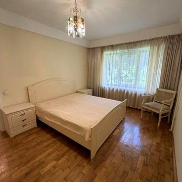 Продам 2к квартиру Печерский район Либідська Палац Украина В.Тютюнника 47