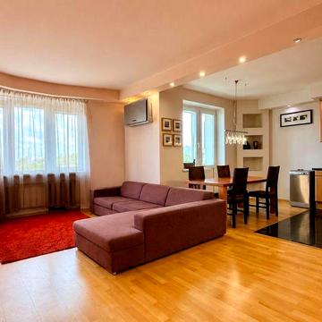 Продаж 2-кімнатної квартири 80 м²  5 хв до метро Харківська просп. Бажана, 7