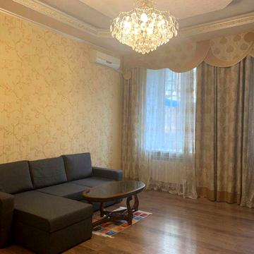 Продаж просторої 2к квартири в "царському" будинку, вул. Саксаганського 102Б