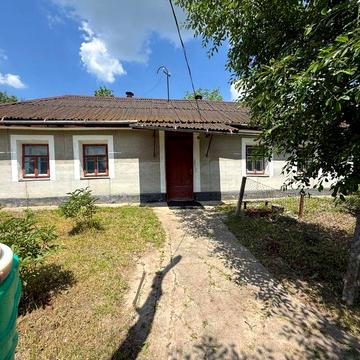 Продаж будинку з великою рівною ділянкою