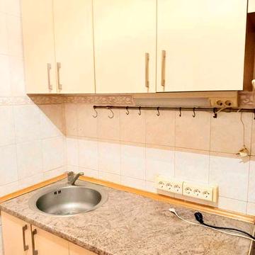 Продам 2 комнатная салтовка г.Харьков