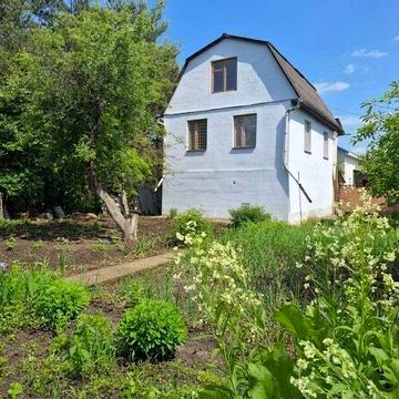 Продаж двоповерхової дачі 110м². 3 кімнати. Газ. Мансарда. Гараж. ID:742