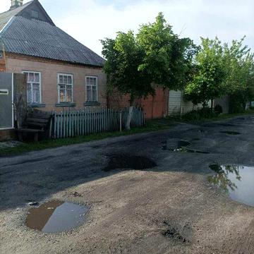 Продам дім в Золочеві.
