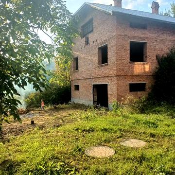 Будинок, незавершене будівництво  Липники