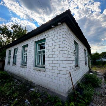 Продаж будинку під реконструкцію  з хорошою прямокутною ділянкою