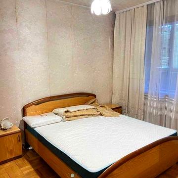 Здається 2к квартира на вулиці Озерна (5хв метро Героїв Дніпра)