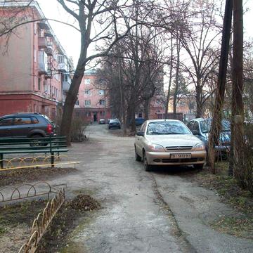 Продається 3-кімнатна квартира в районі ДК ПТК