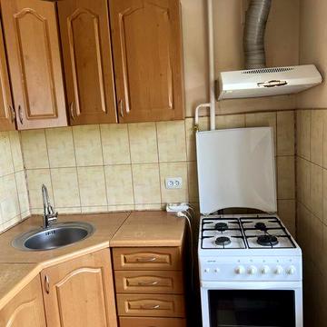 Оренда 1 кім. квартири по вул.Героів Майдану ціна 250 дол.