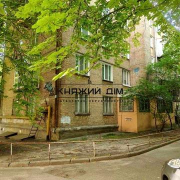Продається 2 кімнатна квартира в центрі міста. Сталінка. № 21147283
