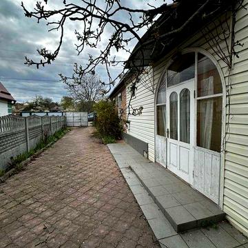 Продам просторий будинок, р-н  Балашовці