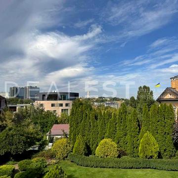 Продаж резиденції на Печерську