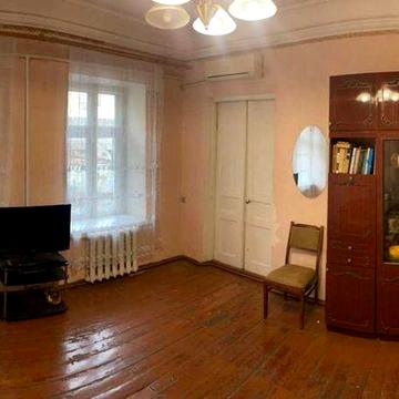 Продаж двокімнатної квартири біля центру вул.Середня