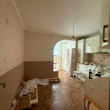 Продається 2 кім. квартира з ремонтом та меблями