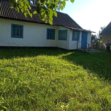 Продаж будинку у селі