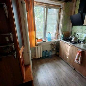Продам 2х ком. квартиру на Правом берегу, ул. Рельефная на 3 этаже пятиэтажного дома