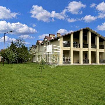 Продається унікальний цегляний будинок 600м²+ 300м² бомбосховище