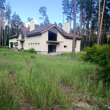 Продаж ділянки з маєтком у лісі 1.05 га с. Плюти