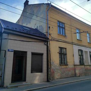 Продаж дворівневої квартири на початку вул. Руської. Центр.