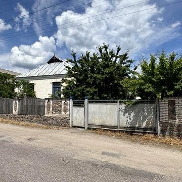 Продам будинок в селищі Рокитне
