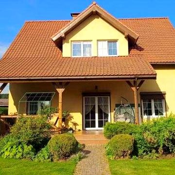 Чудовий власний будинок з ремонтом в с. Гнідин без комісії