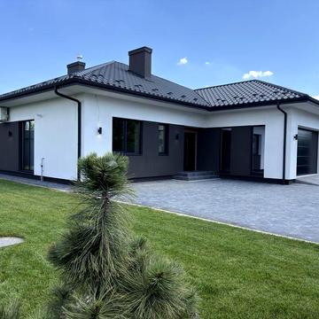 Будинок з ремонтом в районі Щасливого