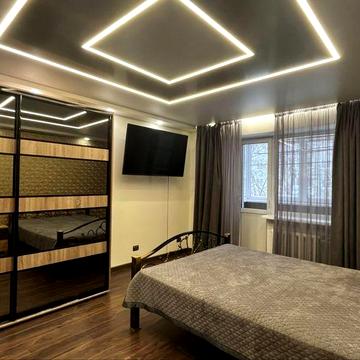 Продам 3 х комн кв на Правом Берегу по ул. Дудыкина на 3 эт + дом кирпич + 75 кв м