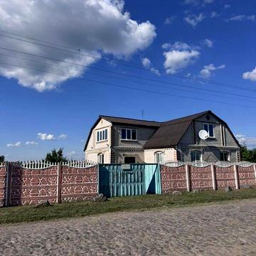 Продаж 3к Дім Центральна вулиця