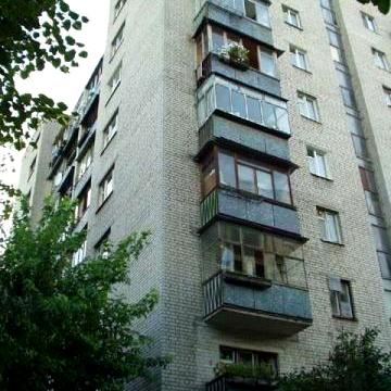 Продам 1-кім.,40 кв.м.,Гарматна 23, цегляний будинок