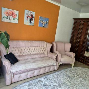 Продам квартиру на 17 кв. 2-х комнатная