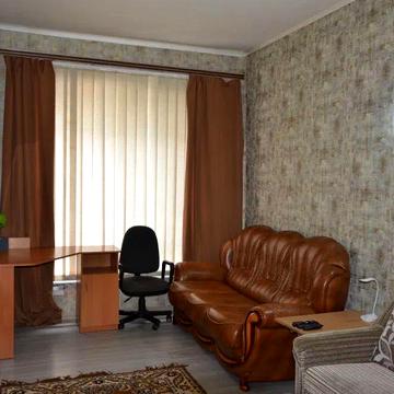 сдам гостинку в жк Парковый Квартал 7000 грн
