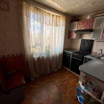 Продается 3 ком  5/9 ,  ул Гвардейцев Широнинцев, метро 10 минут