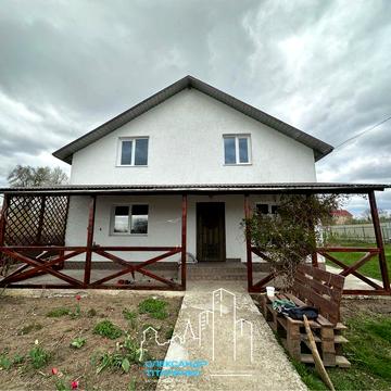 Продам просторий житловий будинок у доглянутому стані!