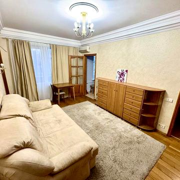 Оренда 3-кімнатної, Газ, 2 пов. Голосієво, парк поруч.