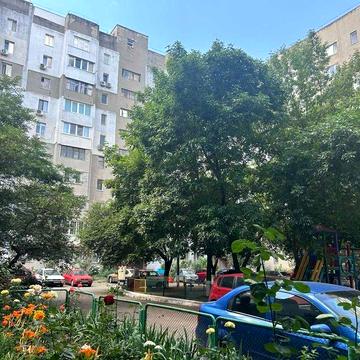2 комнатная квартирав кирпичном доме на низком этаже. Можно по програмам!