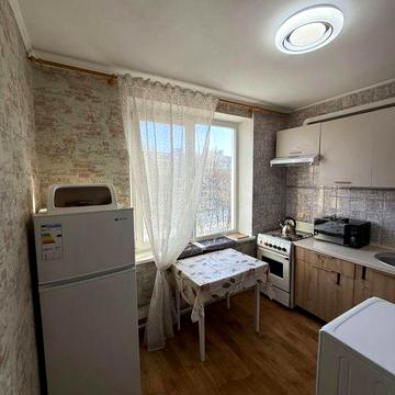 Сдаю в аренду 1 к кв возле метро Студенческая