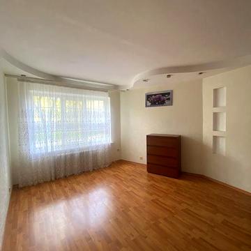 Продам 5-кімнатну квартиру, ж/м Парус-2