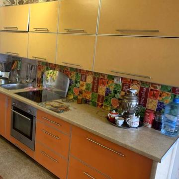Продам  простору 2-кімнчтну квартиру в районі Відіна