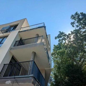 Продаж 3-кімнатної квартири з терасою поруч лісу