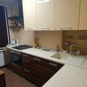 Продам 3 ком.квартиру Фрунзенский, Высоцкого 4. Вид на озеро.