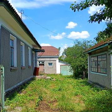 Породам хату в селі Хотьківці, 22км від Хмельницького, біля хати 40 соток городу, є прибудови- гараж, літня кухня, хлів