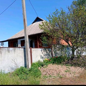 Продам полдома Змиёв Харьковская область..Недорого.
